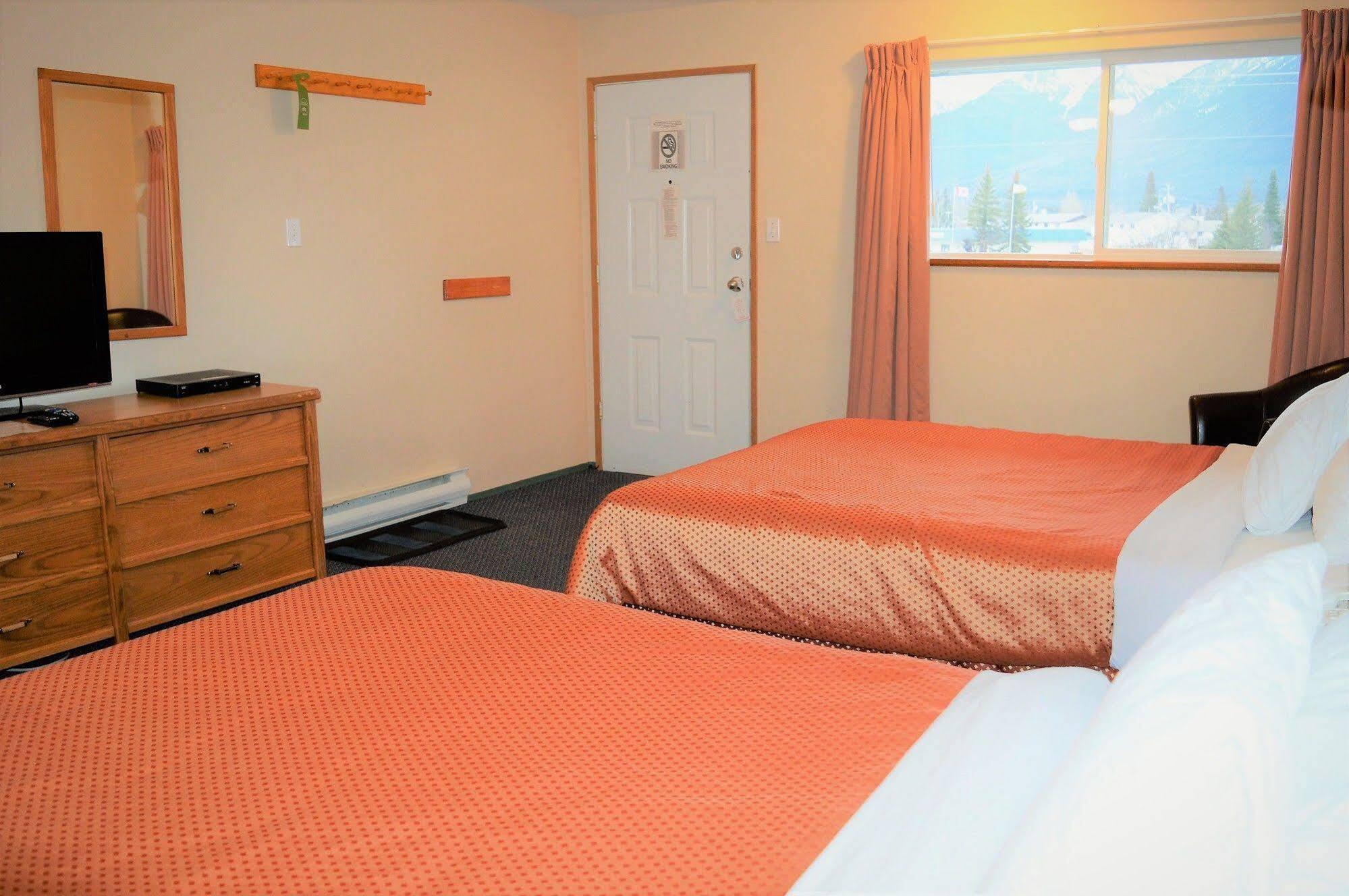 Travelodge By Wyndham Mcbride Dış mekan fotoğraf